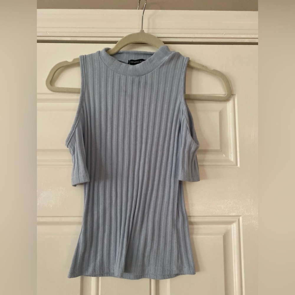 Kendall &Kylie ribbed cut out shoulder shirt